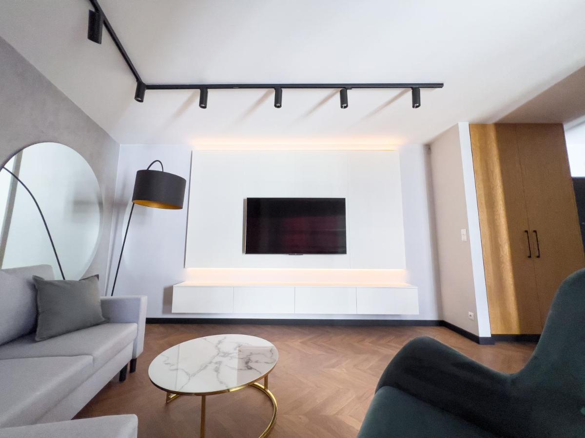 Apartment Mint Premium